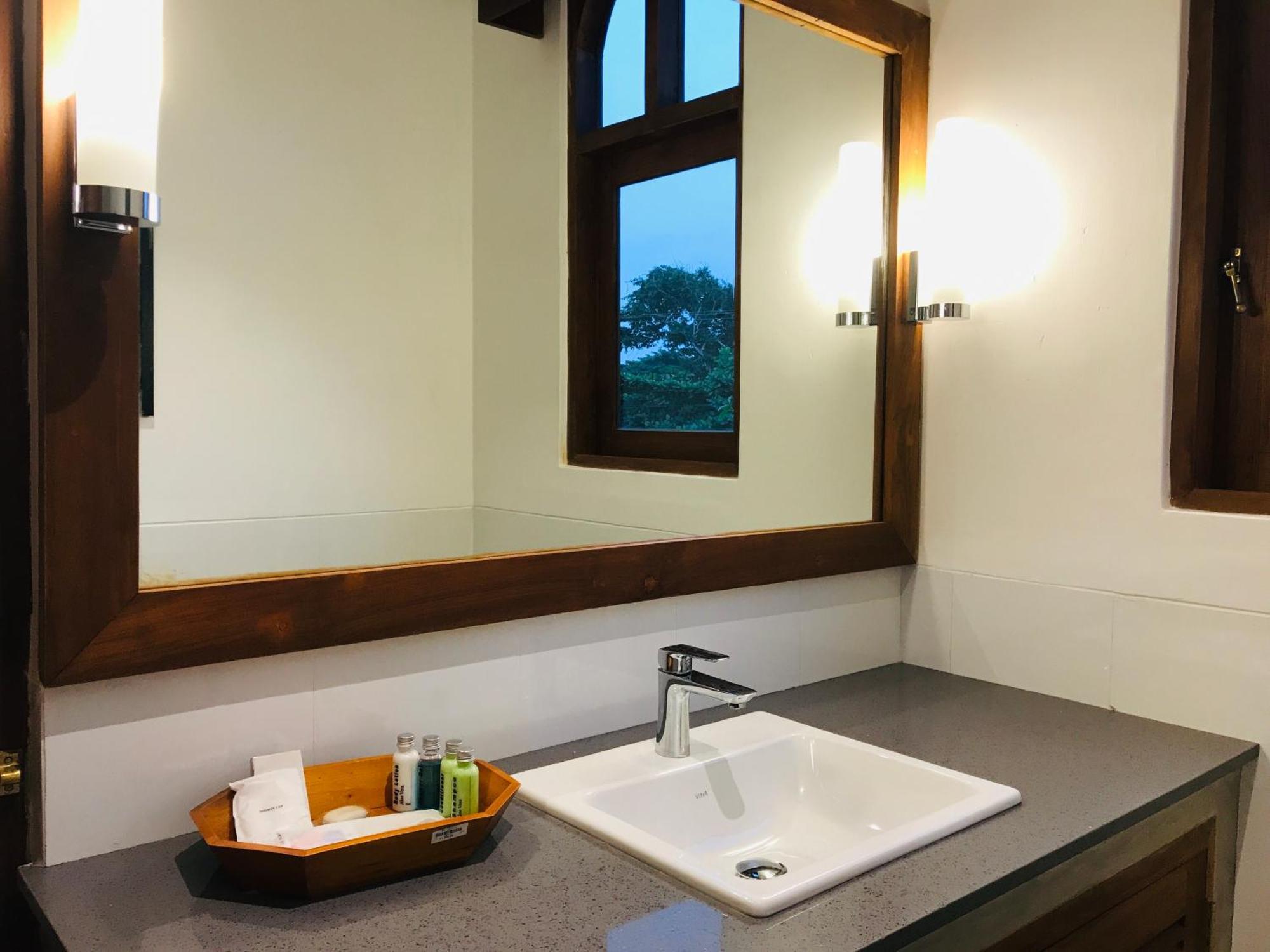 Bed and Breakfast Tea Library Хиккадува Экстерьер фото