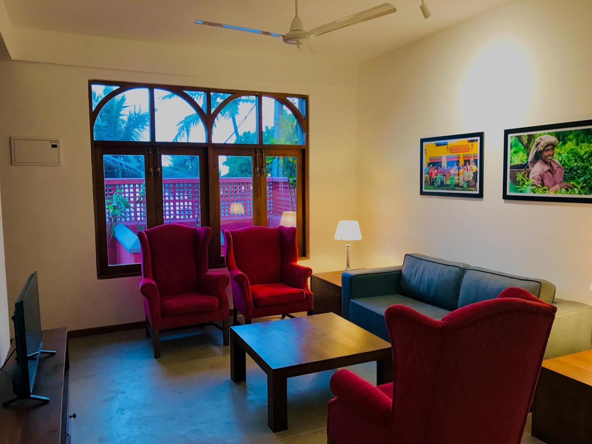 Bed and Breakfast Tea Library Хиккадува Экстерьер фото